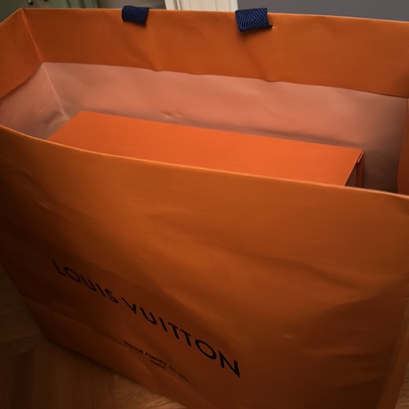 Loius Vuitton shoes trainer sneaker - Picture 2 of 3